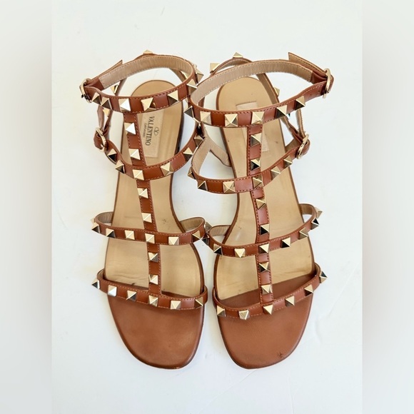 Valentino Garavani Brown leather Gold Rockstud ankle strap flat sandals EU 39.5 - Picture 3 of 13
